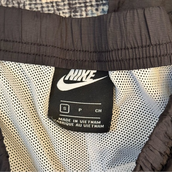 Nike Women’s Black Windrunner Tear-Away Track Snap Pants Size Small 29” Inseam - Picture 7 of 10